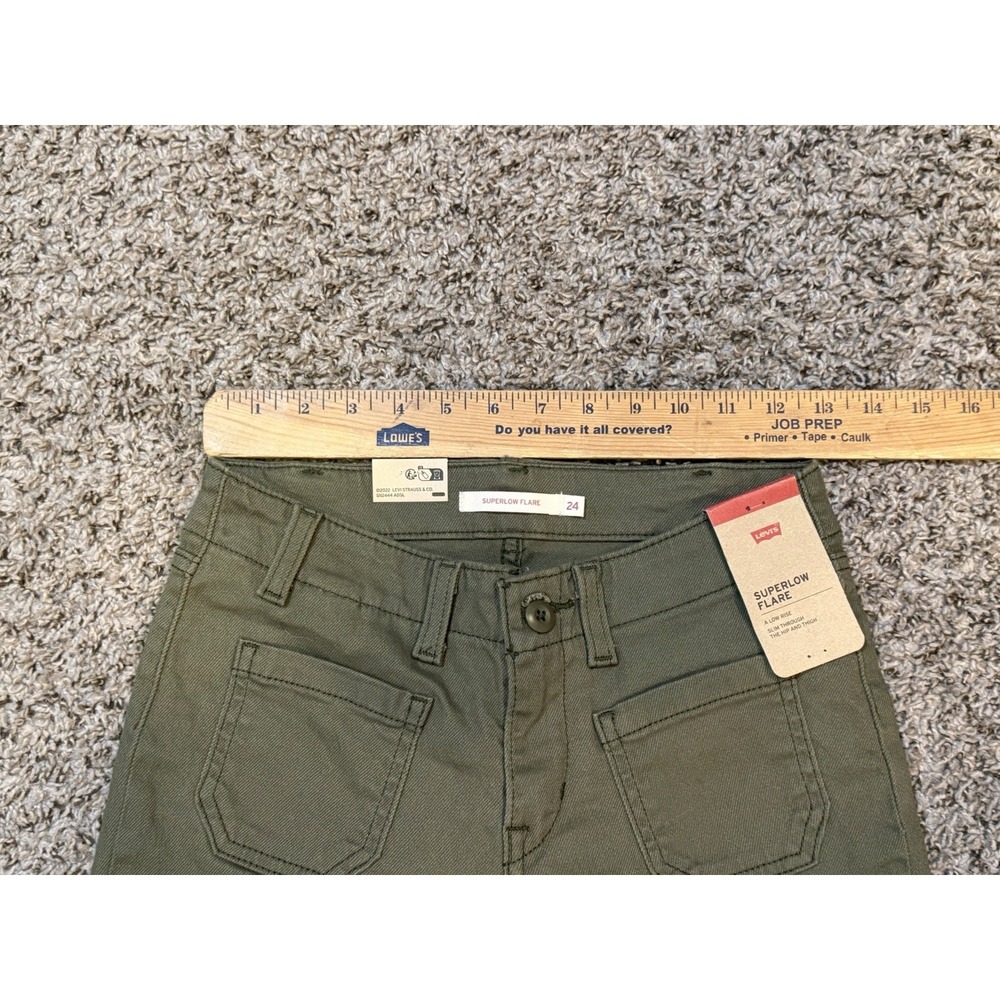 Women's Levi's Super Low Flare Pants Size 24x34 Green NWT Western Y2K look - Picture 8 of 8